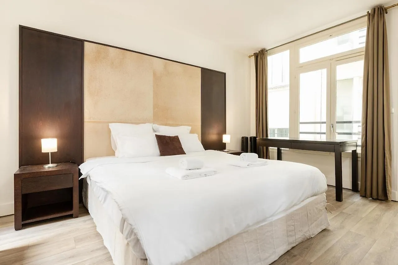 Private Parc Monceau Collection Apartment